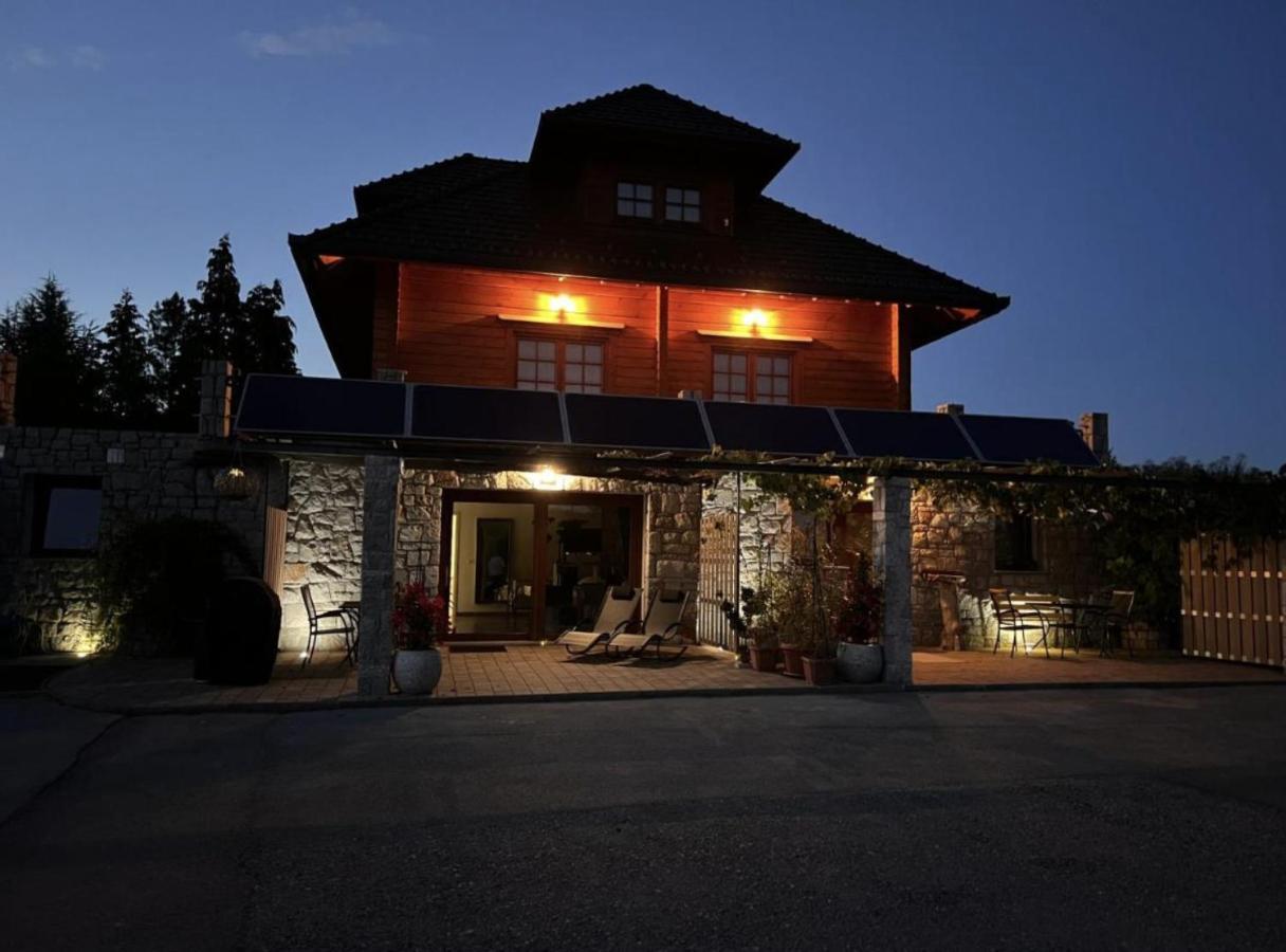Spacious In Nature With Sauna!